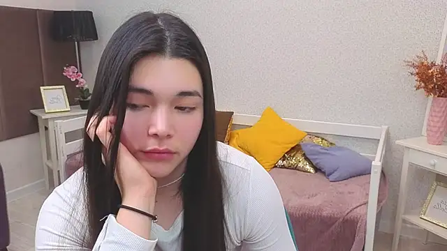 Snapshot of Albi_Glow chatting on 12.14.25 Albi Glow online show from 12.14.25