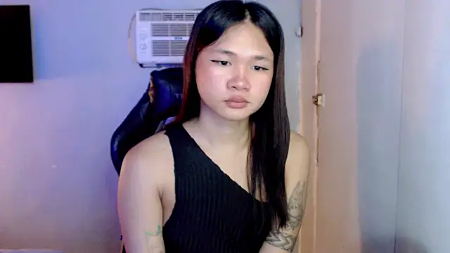 Snapshot of Ready_or_notxx chatting on 11.05.25 Ready or notxx online show from 11.05.25