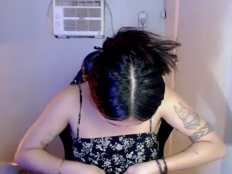 Snapshot of Ready_or_notxx chatting on 11.12.25 Ready or notxx online show from 11.12.25