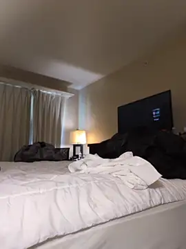 CinnaCakesss online show from 05.02.26