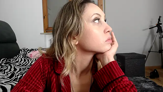 L Sofia online show from 11.05.25