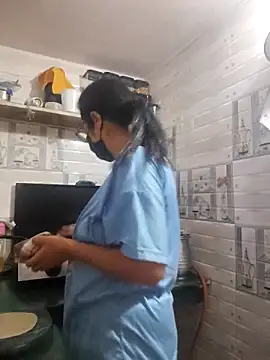 Snapshot of meenu_bhabhi547 chatting on 11.12.25 meenu bhabhi547 online show from 11.12.25