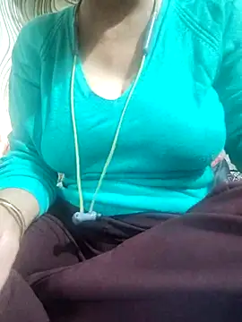 Snapshot of meenu_bhabhi547 chatting on 11.13.25 meenu bhabhi547 online show from 11.13.25