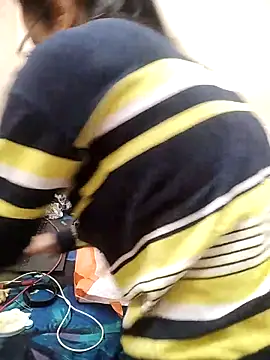 Snapshot of meenu_bhabhi547 chatting on 11.23.25 meenu bhabhi547 online show from 11.23.25