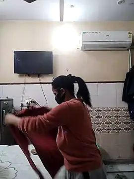 Snapshot of meenu_bhabhi547 chatting on 12.05.25 meenu bhabhi547 online show from 12.05.25