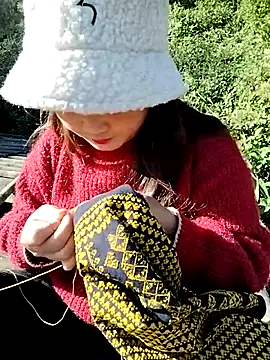 lusy-000 online show from 11.26.25