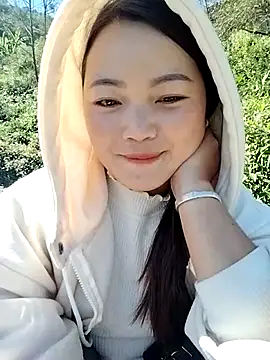 lusy-000 online show from 11.29.25