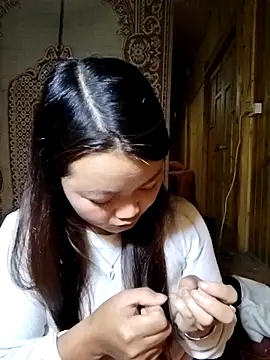 lusy-000 online show from 12.14.25