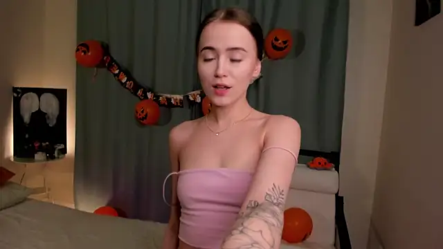 Chloeee4200 online show from 11.02.25