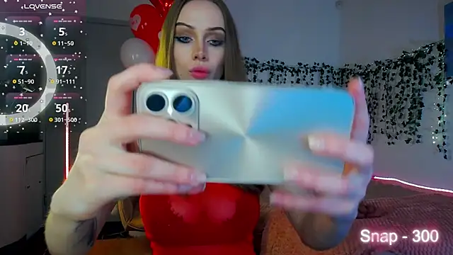 Snapshot of EvaLone1 chatting on 02.13.26 EvaLone1 online show from 02.13.26