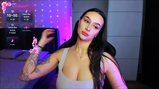 Snapshot of Veronica_Larsson chatting on 11.30.25 Veronica Larsson online show from 11.30.25