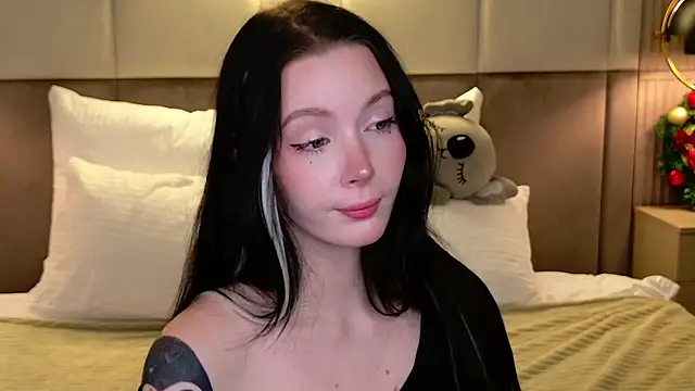 Goldy Stark online show from 12.21.25