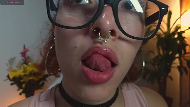 Snapshot of bri_von_dhara__ chatting on 06.11.26 bri von dhara online show from 06.11.26