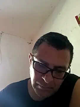 Snapshot of voyerista50 chatting on 11.21.25 voyerista50 online show from 11.21.25