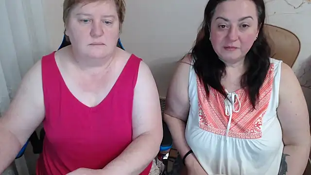 Snapshot of Bertie_Adeline chatting on 02.10.26 Bertie Adeline online show from 02.10.26