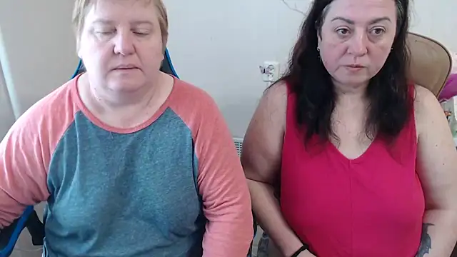 Snapshot of Bertie_Adeline chatting on 02.15.26 Bertie Adeline online show from 02.15.26