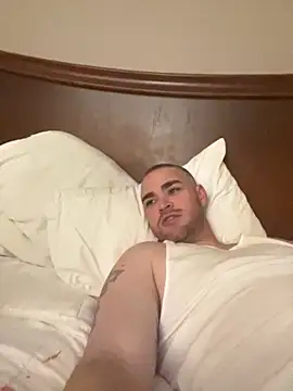 Snapshot of Freakyassdallascouple chatting on 10.18.25 Freakyassdallascouple online show from 10.18.25