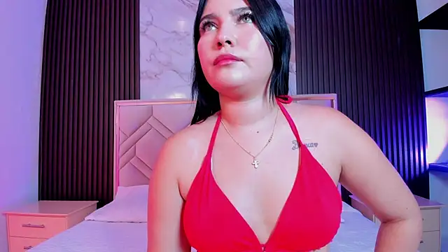 Snapshot of MiaaFarrel chatting on 09.18.25 MiaaFarrel online show from 09.18.25