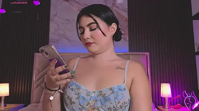MiaaFarrel online show from 05.21.26