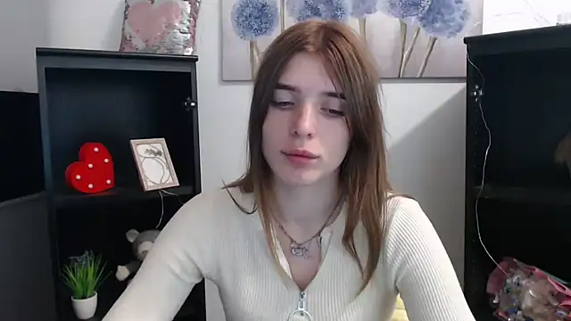 JuiceLips   online show from 10.27.25