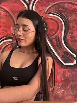 Snapshot of CatadeLuca chatting on 11.08.25 CatadeLuca online show from 11.08.25