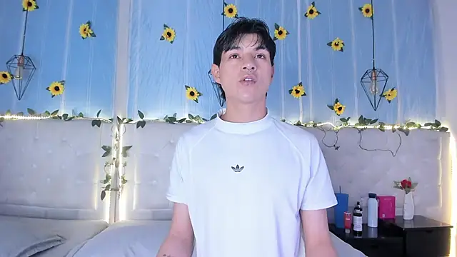 Snapshot of AleAurarashi chatting on 11.07.25 AleAurarashi online show from 11.07.25