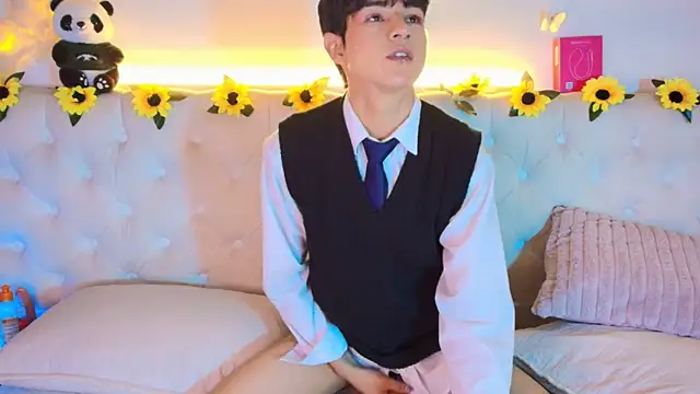 AleAurarashi online show from 03.16.26