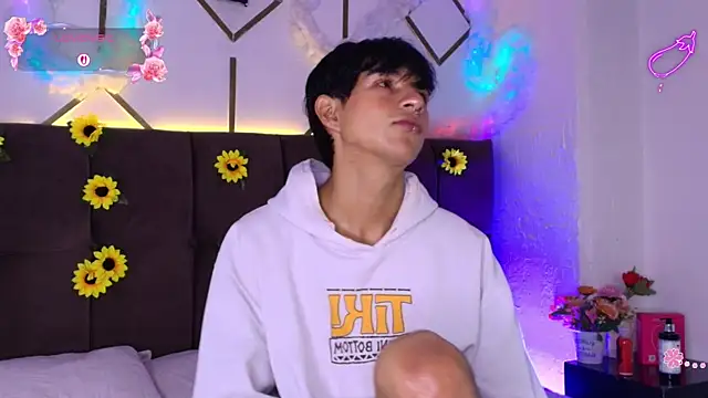 AleAurarashi online show from 04.15.26