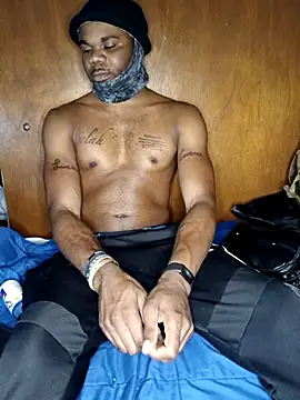 Snapshot of muushroomtip chatting on 12.23.25 muushroomtip online show from 12.23.25