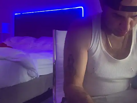 Hothotboyg online show from 09.20.25