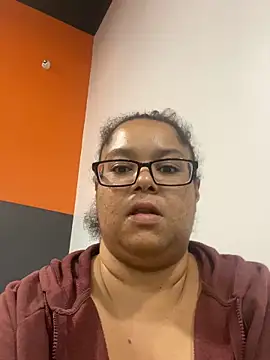 Snapshot of wishuhope4 chatting on 10.10.25 wishuhope4 online show from 10.10.25