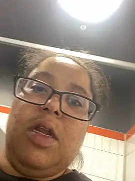 Snapshot of wishuhope4 chatting on 10.28.25 wishuhope4 online show from 10.28.25