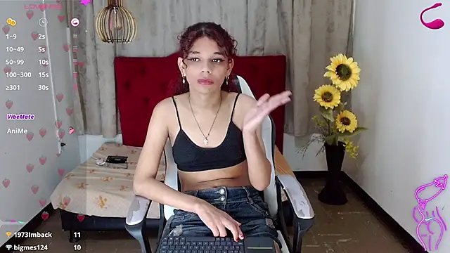 Snapshot of luisa__torres chatting on 02.19.26 luisa torres online show from 02.19.26