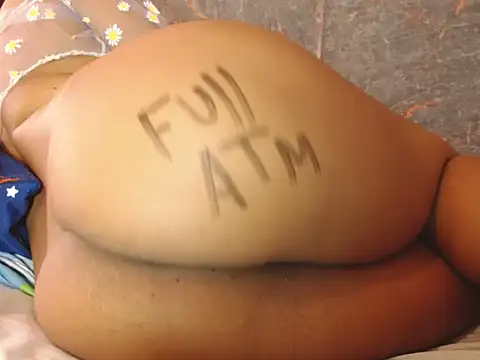 Snapshot of Messy-diana21 chatting on 10.19.25 Messy-diana21 online show from 10.19.25