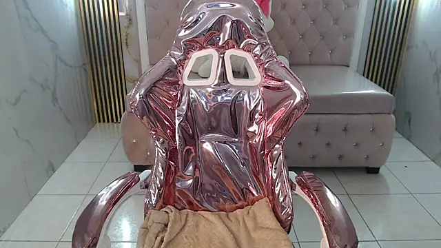 Snapshot of kim_lush_s chatting on 10.24.25 kim lush s online show from 10.24.25