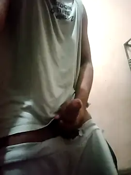 Snapshot of hornyboywithabs chatting on 05.12.26 hornyboywithabs online show from 05.12.26