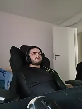 EyesNeverLies online show from 10.31.25