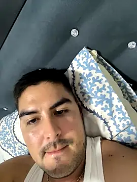 Snapshot of Garces5H- chatting on 12.18.25 Garces5H- online show from 12.18.25