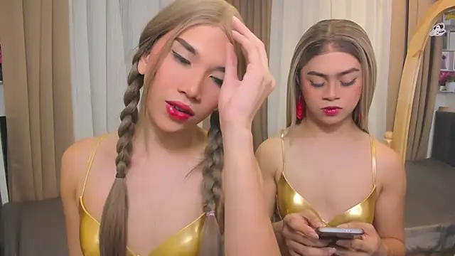 MaxCollins online show from 11.26.25