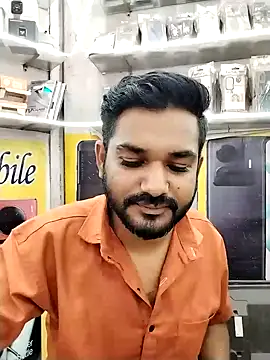 Snapshot of avi007p chatting on 09.19.25 avi007p online show from 09.19.25