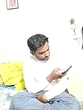 Snapshot of avi007p chatting on 11.08.25 avi007p online show from 11.08.25