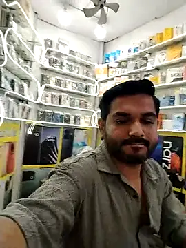 Snapshot of avi007p chatting on 11.12.25 avi007p online show from 11.12.25