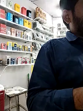 Snapshot of avi007p chatting on 11.20.25 avi007p online show from 11.20.25