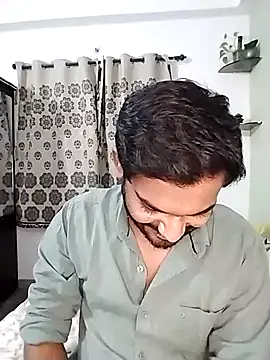 Snapshot of avi007p chatting on 11.21.25 avi007p online show from 11.21.25