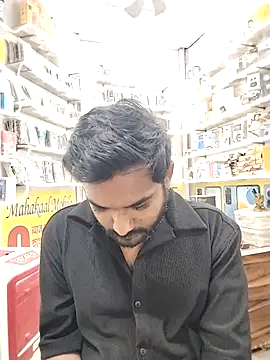 Snapshot of avi007p chatting on 12.04.25 avi007p online show from 12.04.25