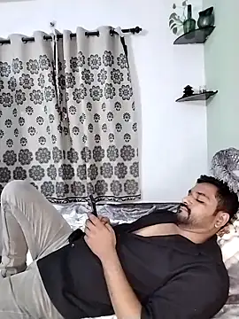 Snapshot of avi007p chatting on 12.14.25 avi007p online show from 12.14.25