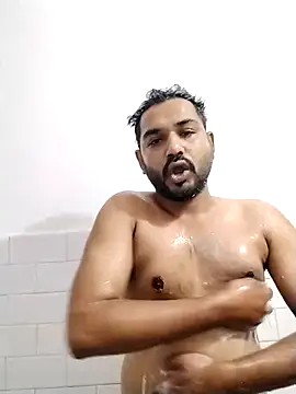 Snapshot of avi007p chatting on 12.15.25 avi007p online show from 12.15.25