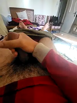 Snapshot of WelloffUpthrow chatting on 12.16.25 WelloffUpthrow online show from 12.16.25