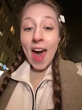 FroggyAnna online show from 10.15.25