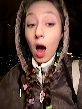 FroggyAnna online show from 11.13.25